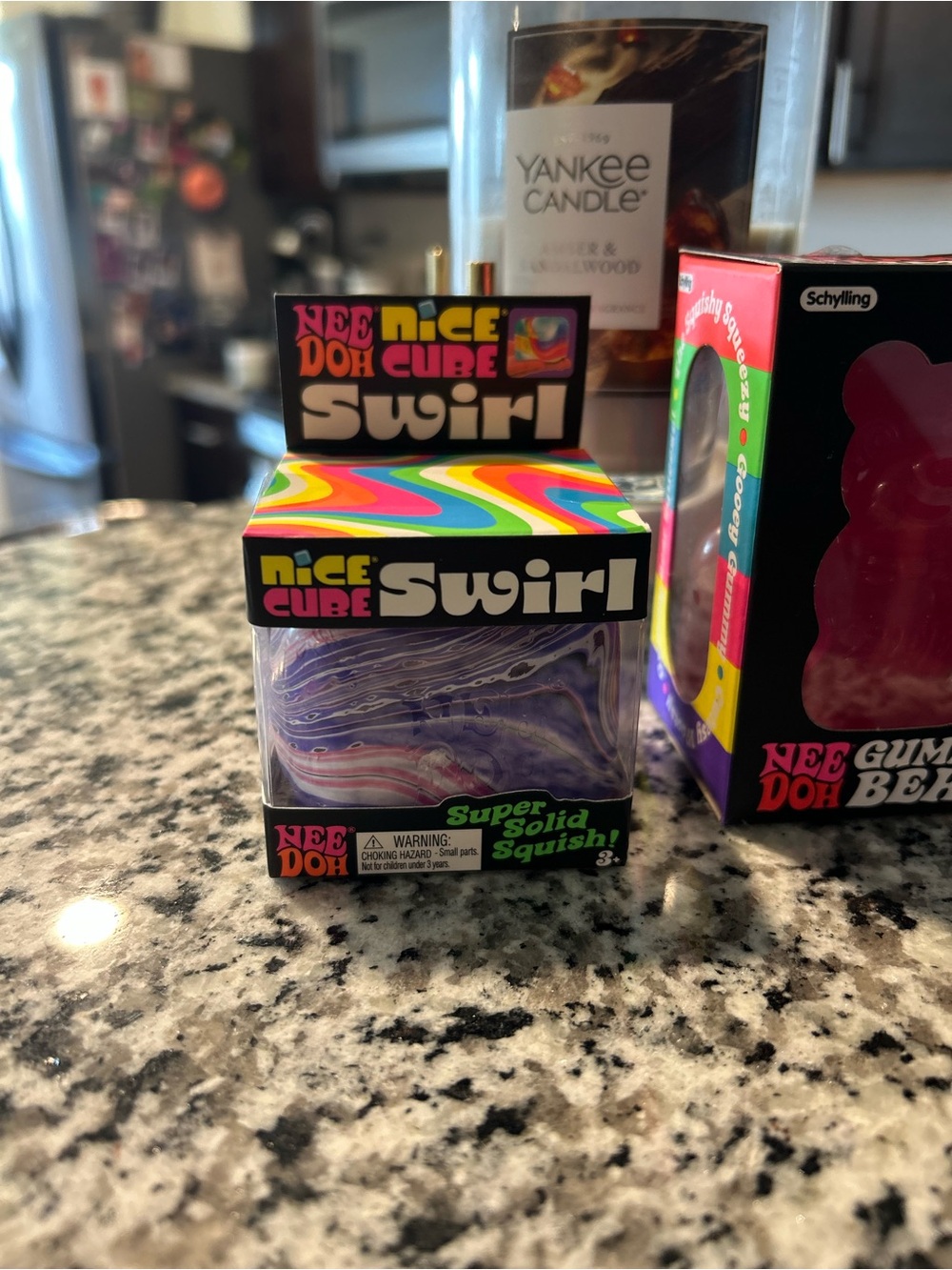Nice Cube Swirl Super Solid Squish - Purple